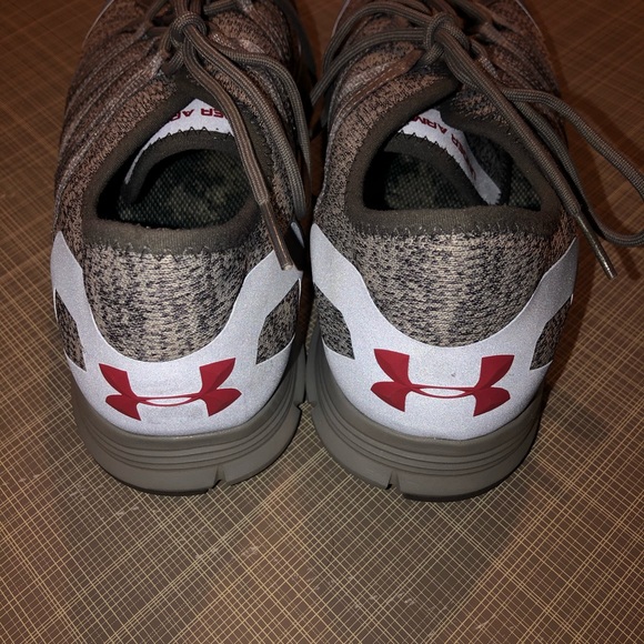 Under Armour, size 10.5 shoes - Picture 3 of 5